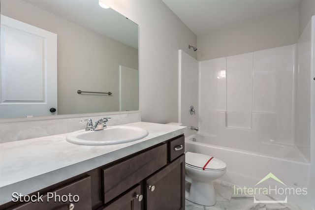 1595 N Village Circle, Kalamazoo, MI 49009