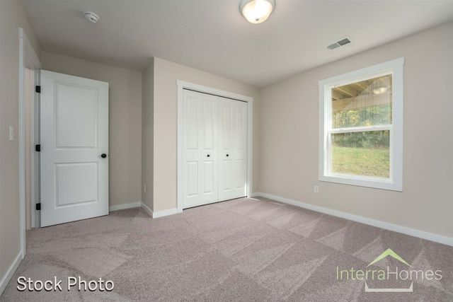 1595 N Village Circle, Kalamazoo, MI 49009