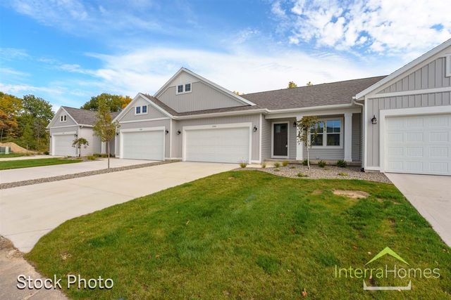 1595 N Village Circle, Kalamazoo, MI 49009