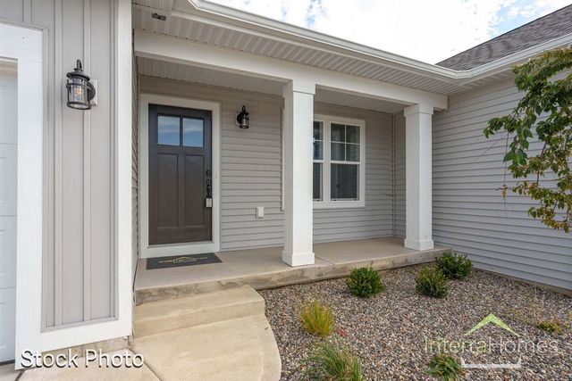 1595 N Village Circle, Kalamazoo, MI 49009