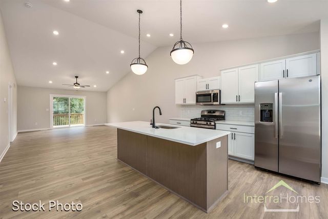 1595 N Village Circle, Kalamazoo, MI 49009