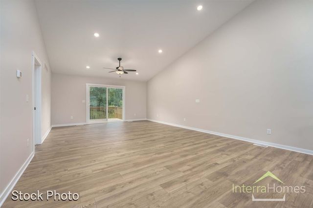 1595 N Village Circle, Kalamazoo, MI 49009