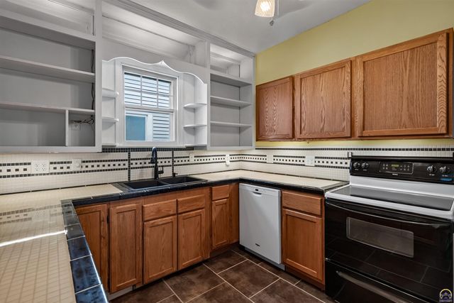 1273 SW Harrison ST, Topeka, KS 66612