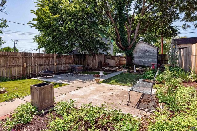 1273 SW Harrison ST, Topeka, KS 66612