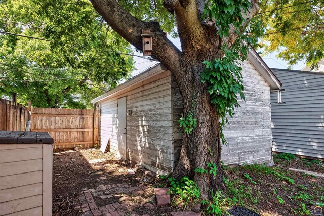 1273 SW Harrison ST, Topeka, KS 66612