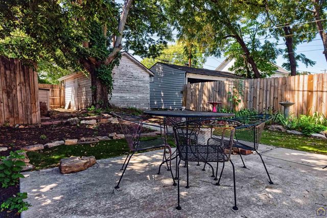 1273 SW Harrison ST, Topeka, KS 66612