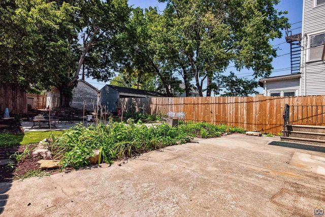 1273 SW Harrison ST, Topeka, KS 66612