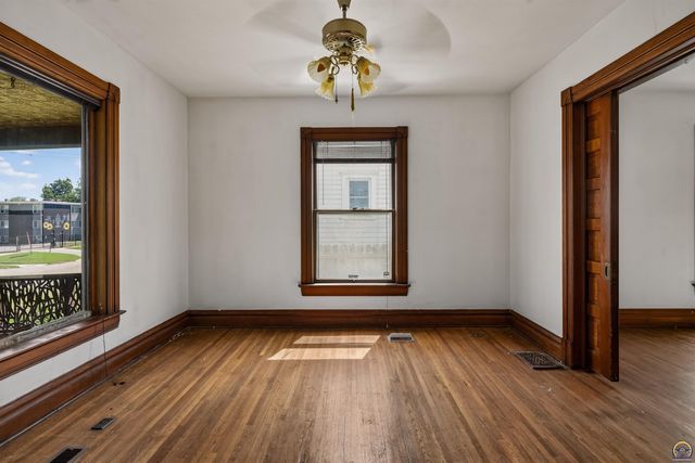 1273 SW Harrison ST, Topeka, KS 66612