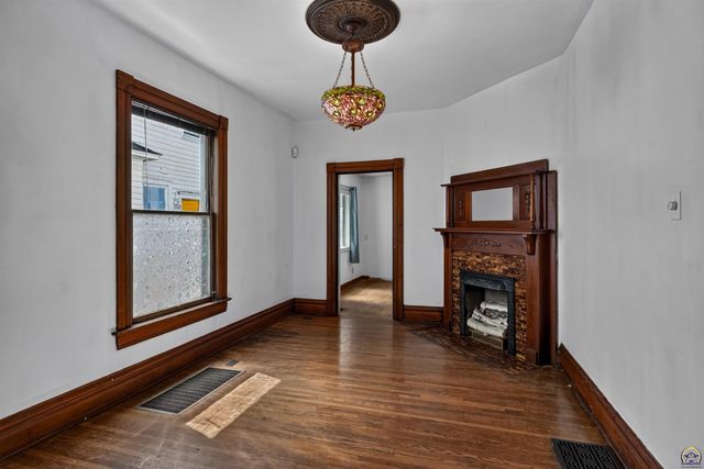 1273 SW Harrison ST, Topeka, KS 66612