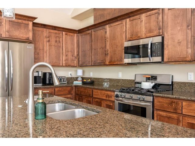 519 Nw HILLCREST Dr, Dallas, OR 97338