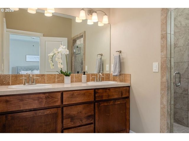 519 Nw HILLCREST Dr, Dallas, OR 97338