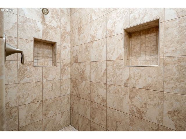 519 Nw HILLCREST Dr, Dallas, OR 97338