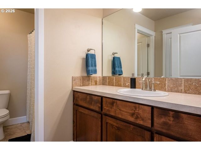 519 Nw HILLCREST Dr, Dallas, OR 97338