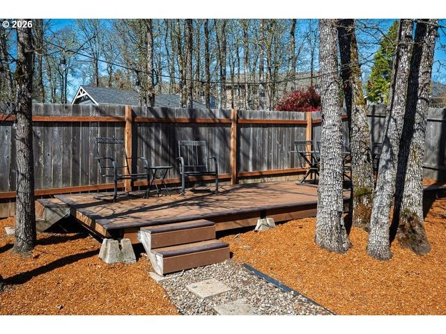 519 Nw HILLCREST Dr, Dallas, OR 97338