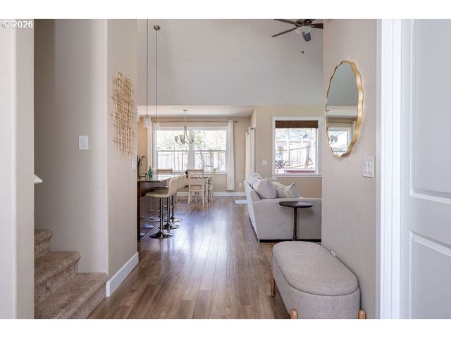 519 Nw HILLCREST Dr, Dallas, OR 97338