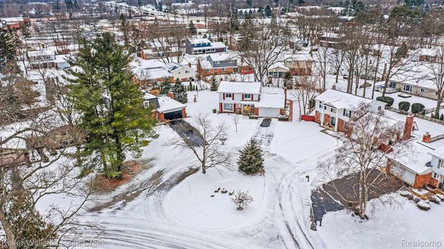 2790 Wareing Drive, Orion Charter Township, MI 48360