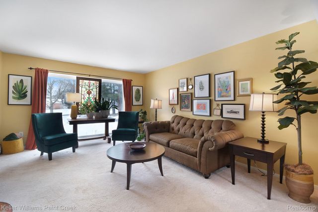 2790 Wareing Drive, Orion Charter Township, MI 48360