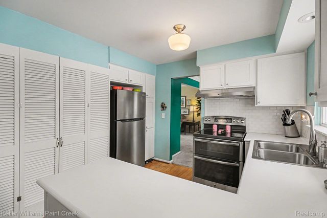 2790 Wareing Drive, Orion Charter Township, MI 48360