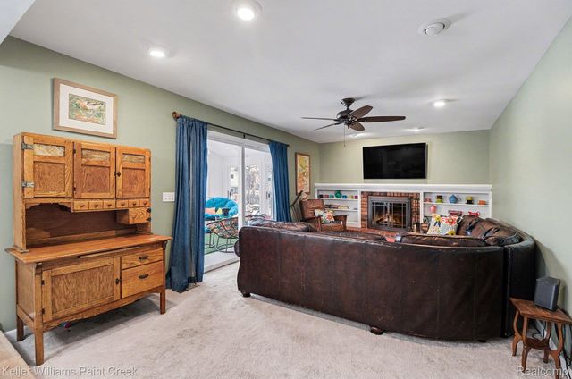 2790 Wareing Drive, Orion Charter Township, MI 48360