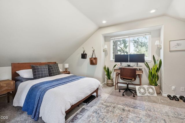 1181 NW Knoxville Boulevard, Bend, OR 97703