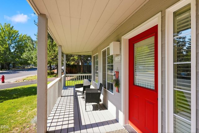 1181 NW Knoxville Boulevard, Bend, OR 97703