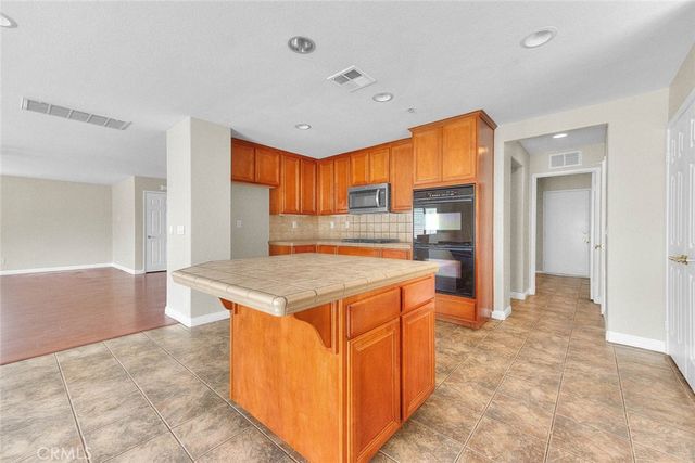 16865 Cascades Place, Fontana, CA 92336