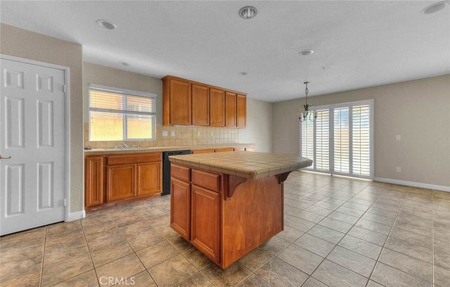 16865 Cascades Place, Fontana, CA 92336