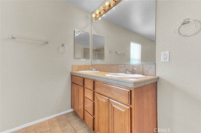 16865 Cascades Place, Fontana, CA 92336
