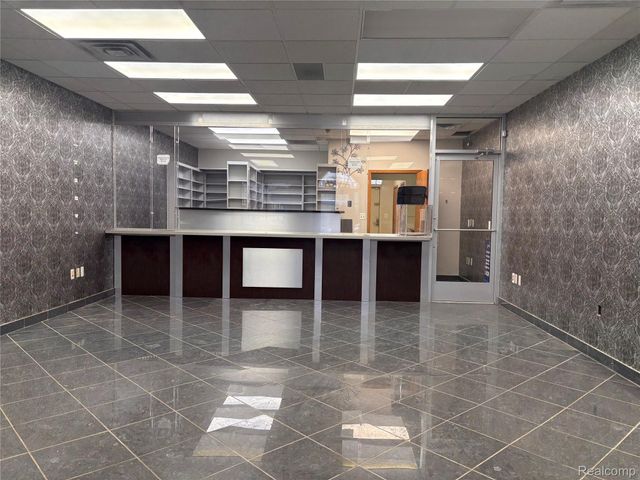 15210 W Warren Avenue, Dearborn, MI 48126