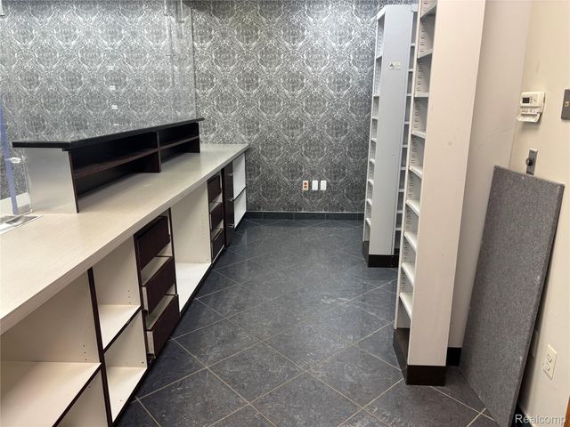 15210 W Warren Avenue, Dearborn, MI 48126