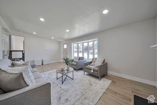 1998 W THECKSTON RD, Taylorsville, UT 84129