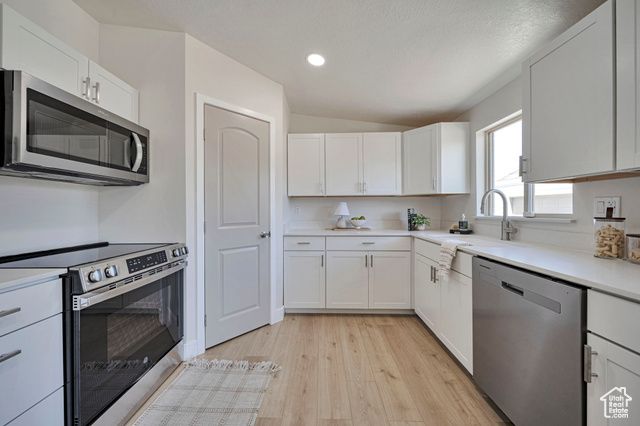 1998 W THECKSTON RD, Taylorsville, UT 84129