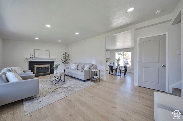 1998 W THECKSTON RD, Taylorsville, UT 84129