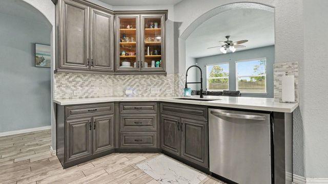 4506 Legends Bay Drive, Baytown, TX 77523