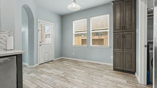 4506 Legends Bay Drive, Baytown, TX 77523