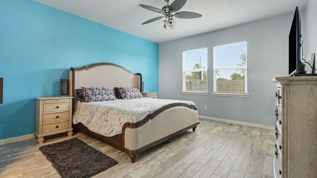 4506 Legends Bay Drive, Baytown, TX 77523