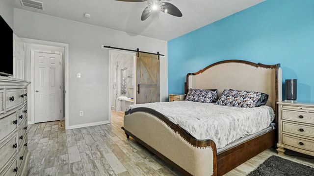 4506 Legends Bay Drive, Baytown, TX 77523
