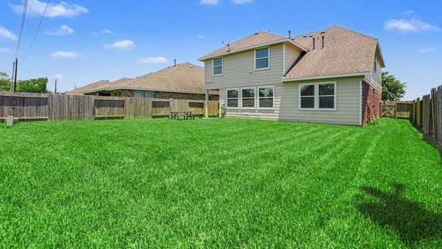 4506 Legends Bay Drive, Baytown, TX 77523