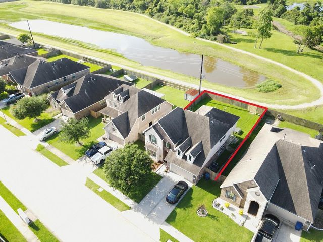 4506 Legends Bay Drive, Baytown, TX 77523