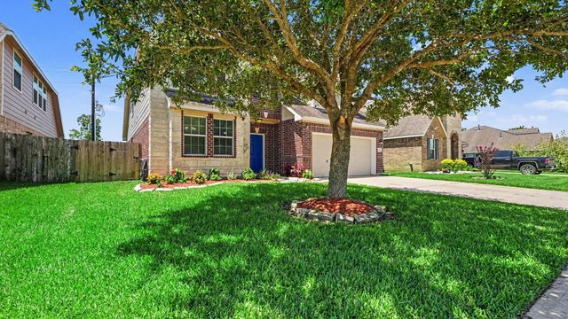 4506 Legends Bay Drive, Baytown, TX 77523