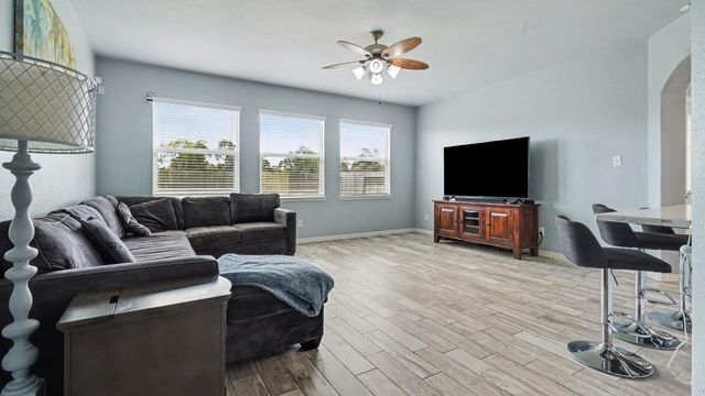 4506 Legends Bay Drive, Baytown, TX 77523