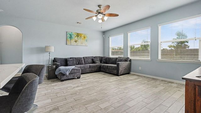 4506 Legends Bay Drive, Baytown, TX 77523
