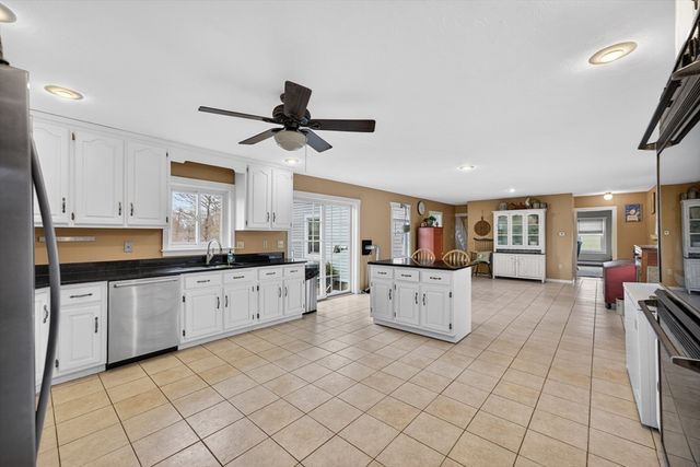 47 Singletary Ave, Sutton, MA 01590