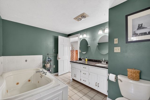47 Singletary Ave, Sutton, MA 01590