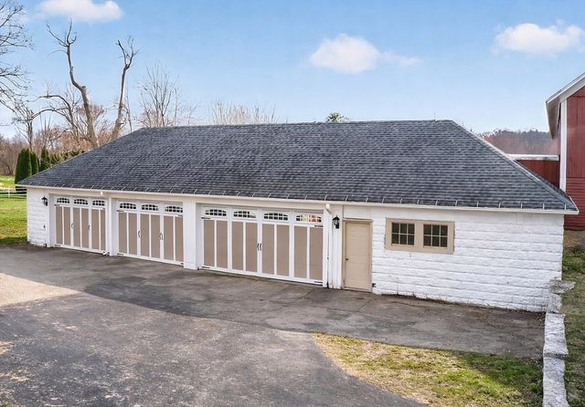47 Singletary Ave, Sutton, MA 01590