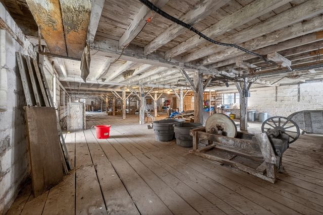 47 Singletary Ave, Sutton, MA 01590