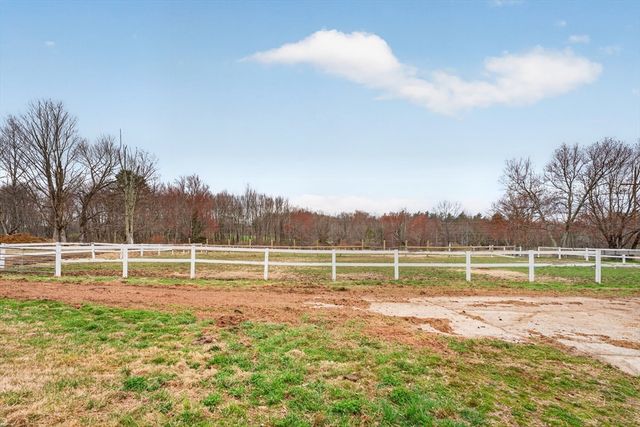 47 Singletary Ave, Sutton, MA 01590