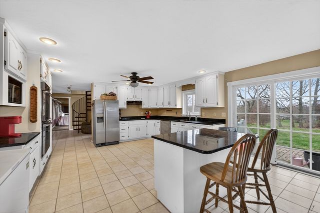 47 Singletary Ave, Sutton, MA 01590