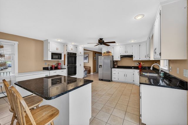 47 Singletary Ave, Sutton, MA 01590