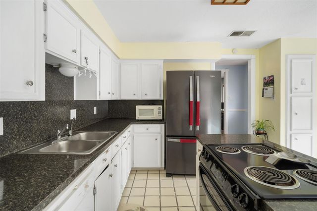 1719 Sullins Way, Houston, TX 77058